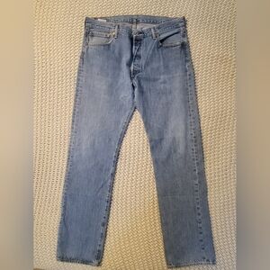501 Levi's Classic Blue Straight Jeans